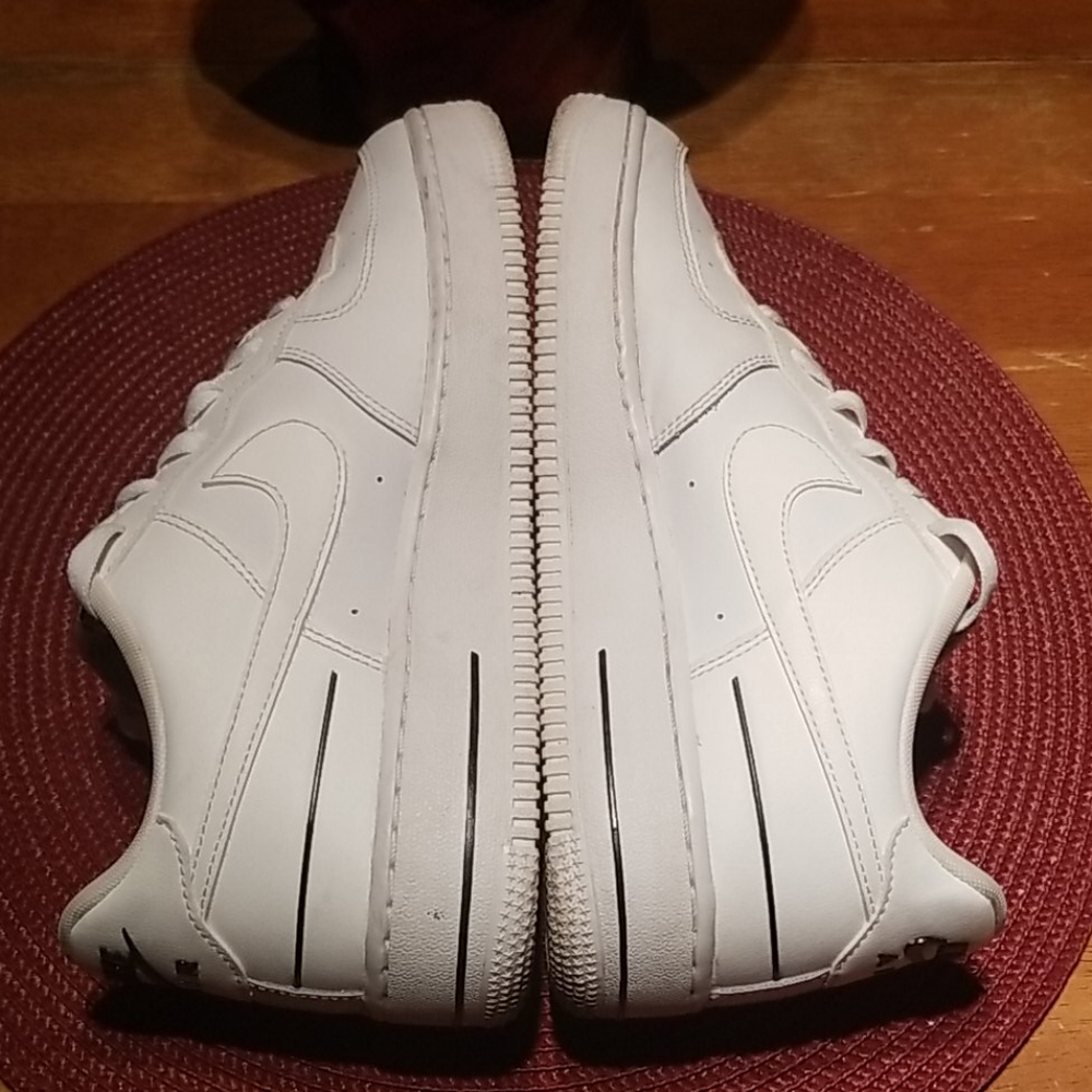 Nike Air Force One AF1. Size 8.5 - Picture 10 of 12